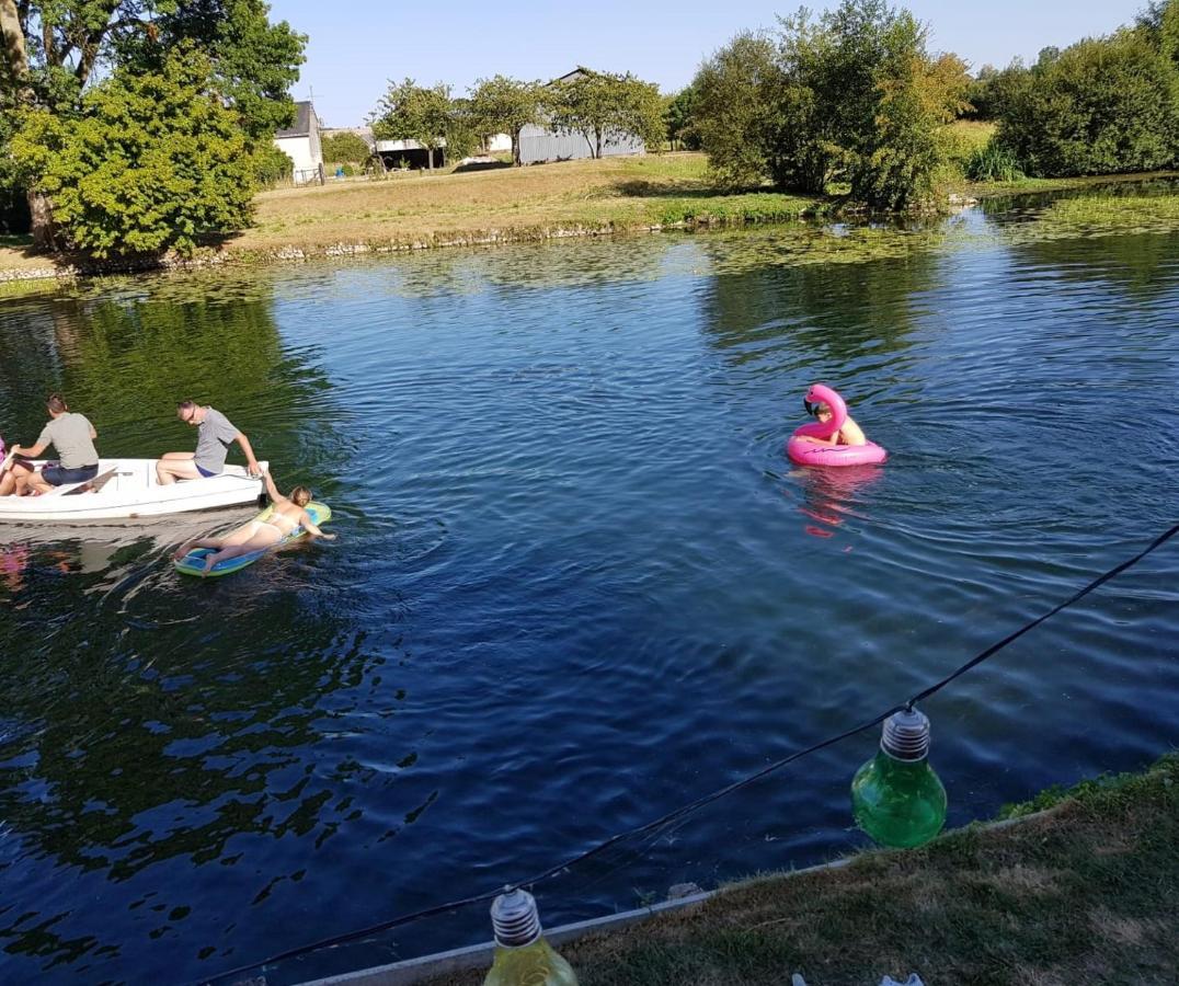 Détente au bord du Loir - Gîte 2 Les Roches-l'Eveque Extérieur photo